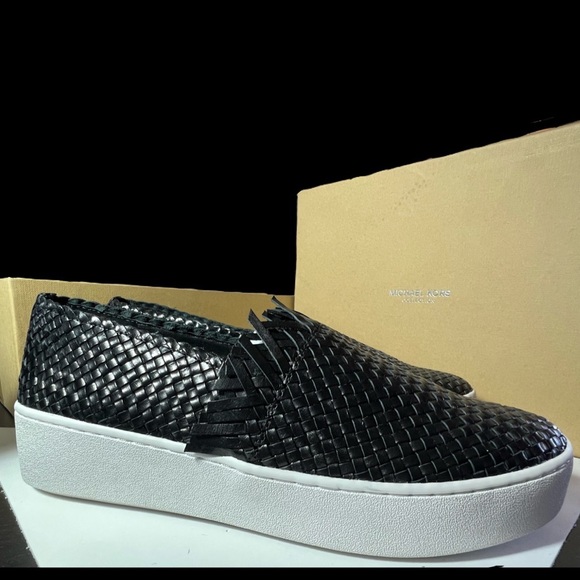 Michael Kors “Rae” black leather slide on shoes, size 9 - Picture 3 of 10